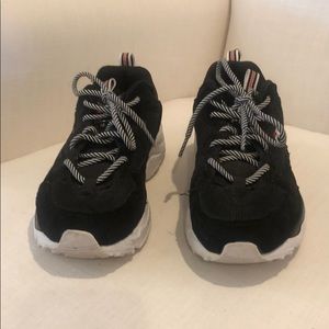 black zebra lace filas